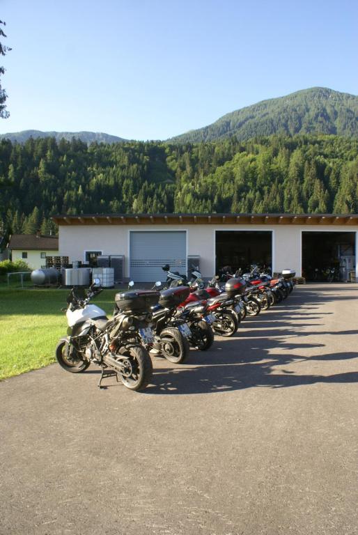 Bierhotel Loncium&Privatbrauerei Kotschach-Mauthen Exterior foto